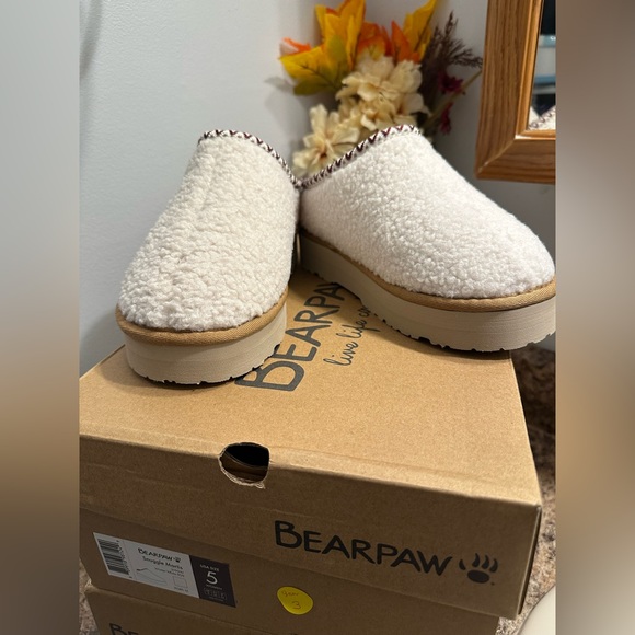 Bearpaw Tan slippers size 5 NEW - Picture 5 of 6